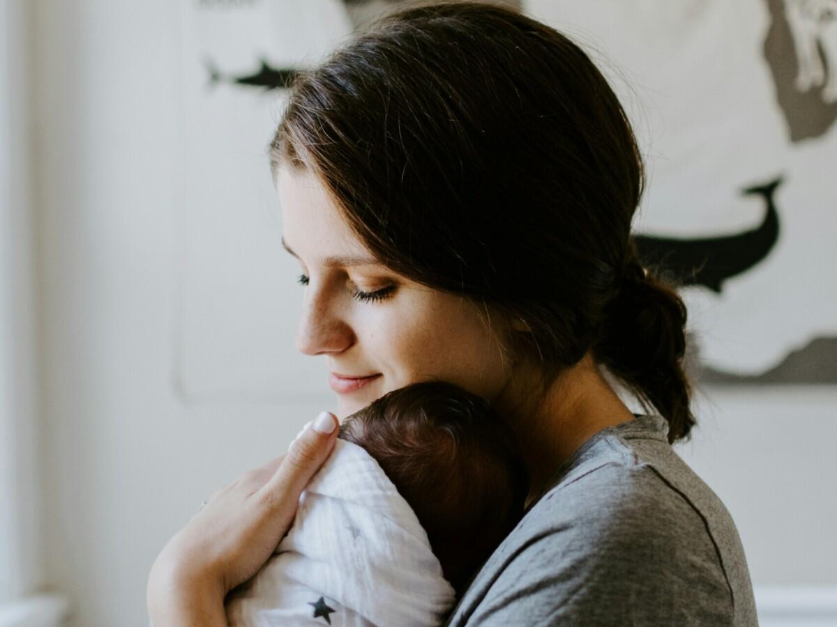 Nach der Geburt — Mutter & Baby